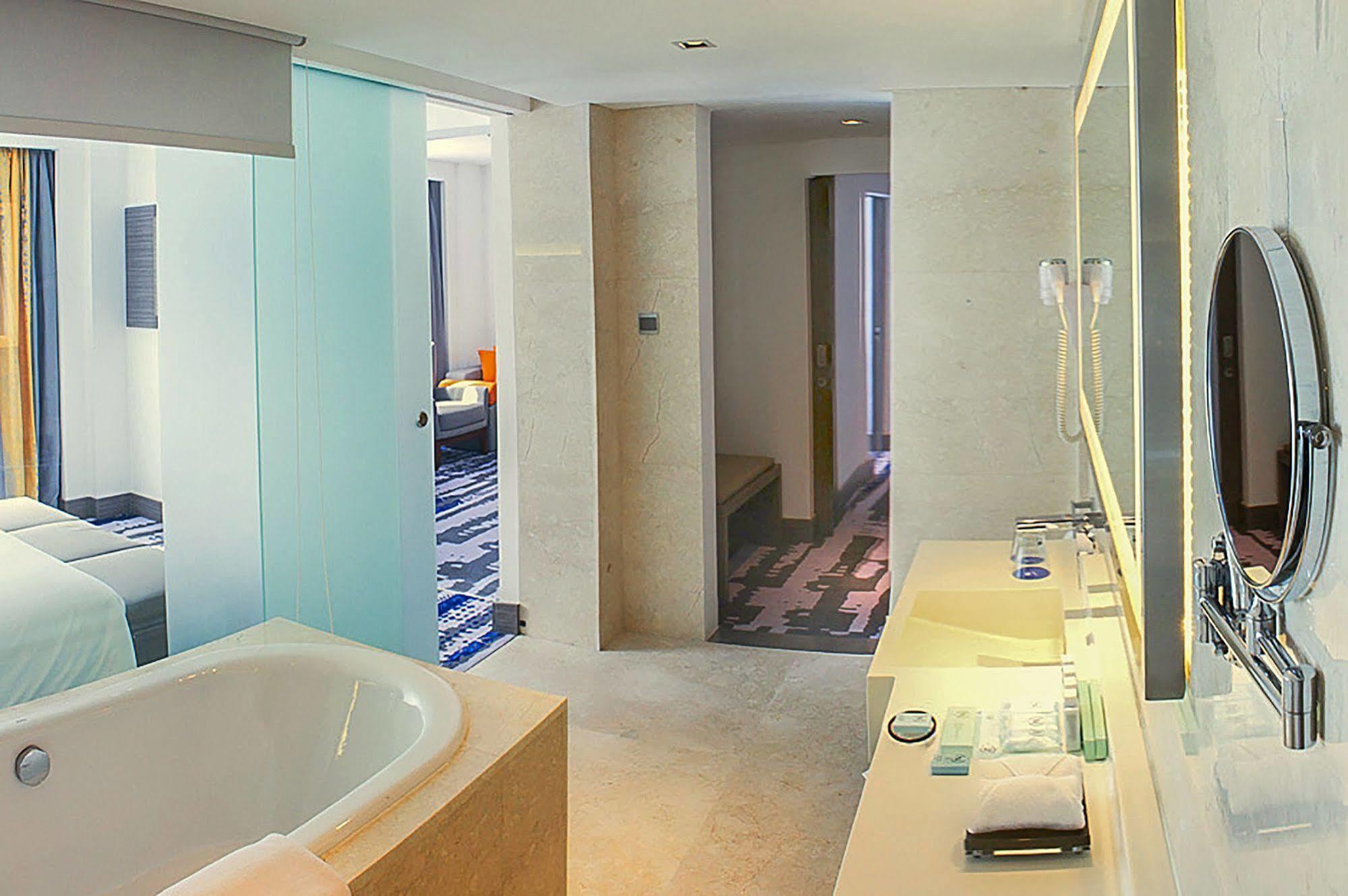 होटल Novotel Bali Ngurah Rai Airport 4*